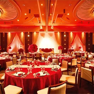 Mariners Court Hotel
